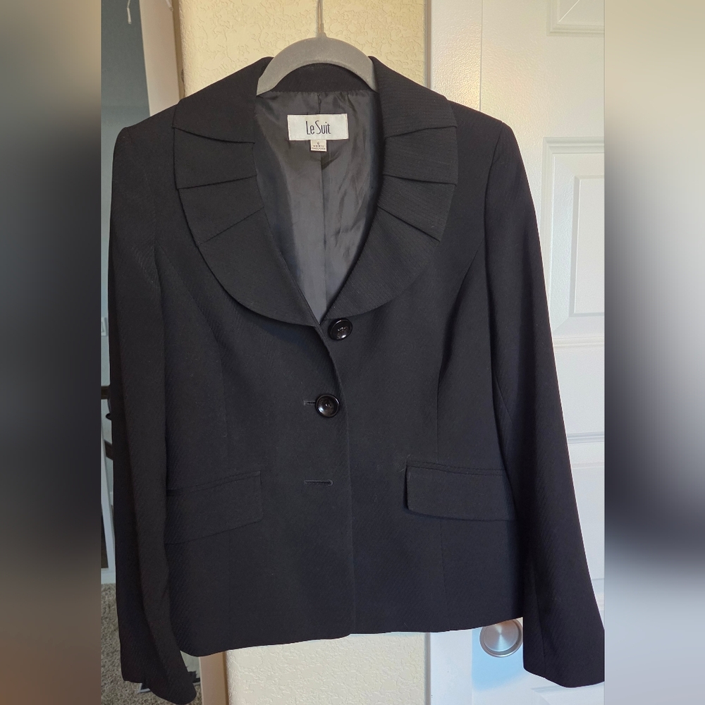 Le Suit Black Women's Jacket